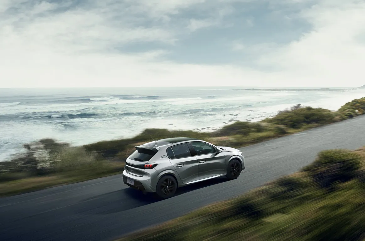 Peugeot-208-Style-4
