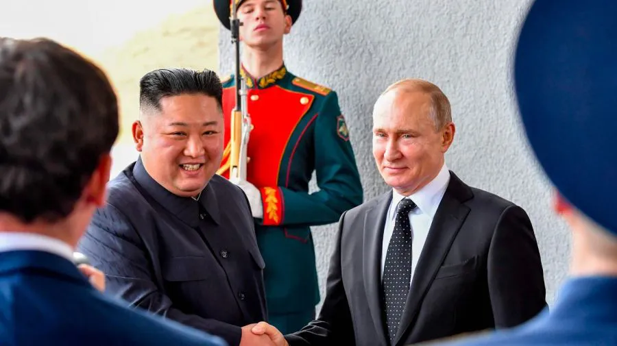 el-lider-de-corea-del-norte-kim-jong-un-iria-en-un-tren-blindado-a-rusia-para-venderle-misiles-a-putin-1646427