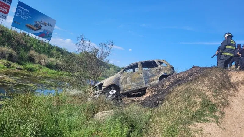 auto_quemado.jpeg_674994428