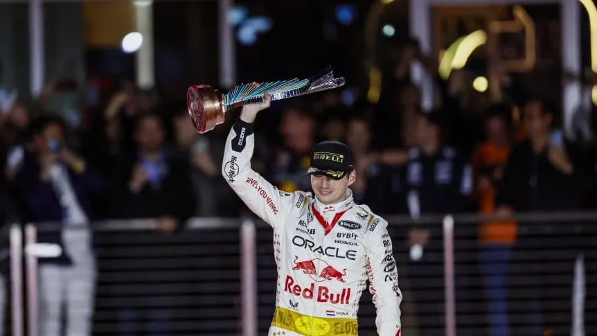 verstappen-suda-para-ganar-en-las-vegas-sainz-6o-y-alonso-9o_862x485