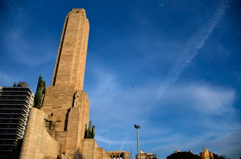 Monumento-Día-de-la-Bandera-800x527