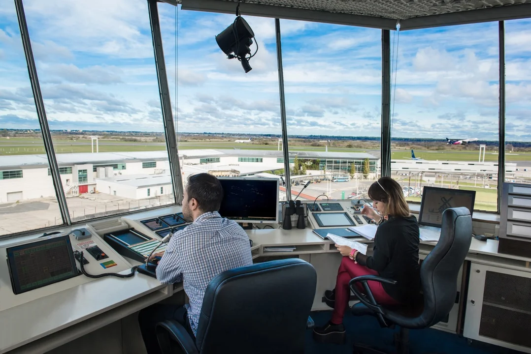Controladores Aereos