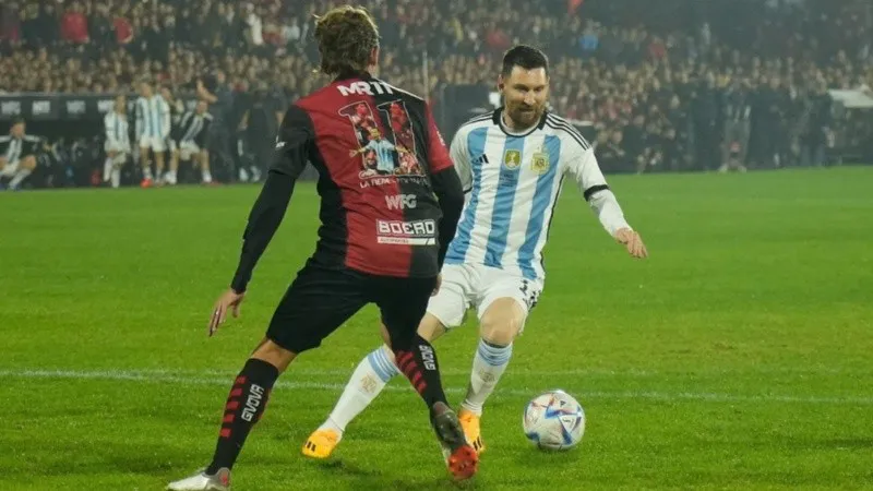 messi_newells.jpg_1756841869
