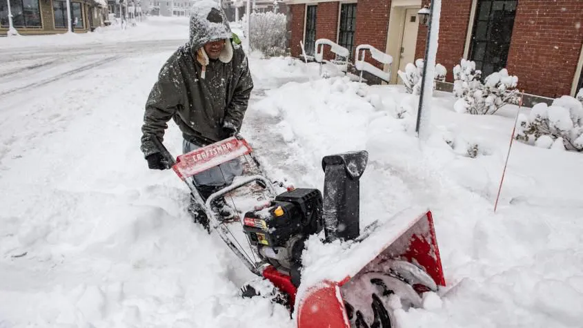 dramaticas-tormentas-de-nieve-azotan-a-estados-unidos-1741200