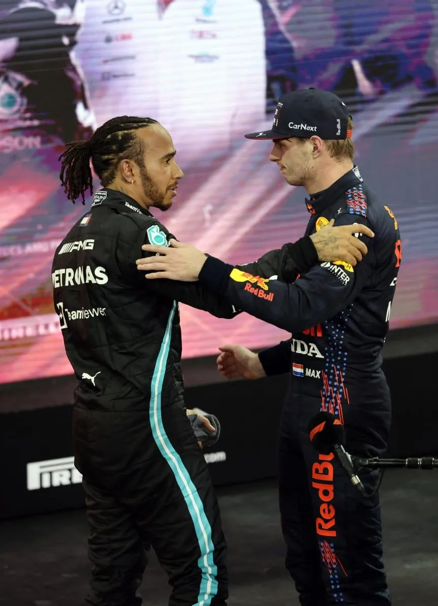lewis-hamilton-max-verstappen-_w862