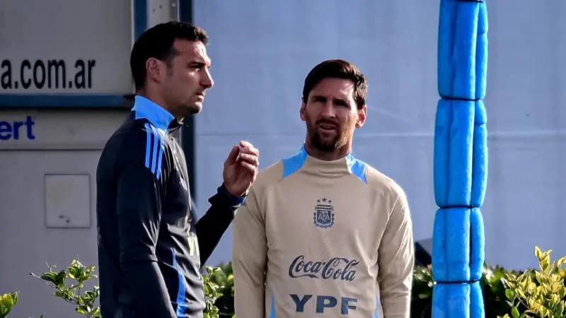 scaloni-y-messi