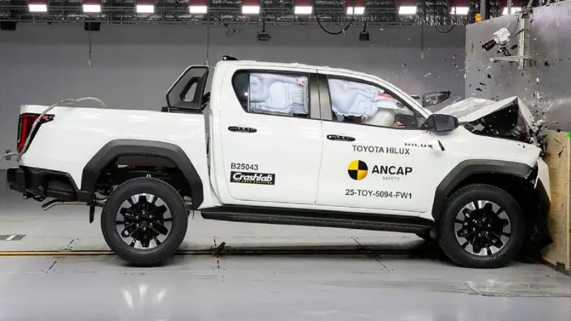 toyota-hilux-crash-test 1