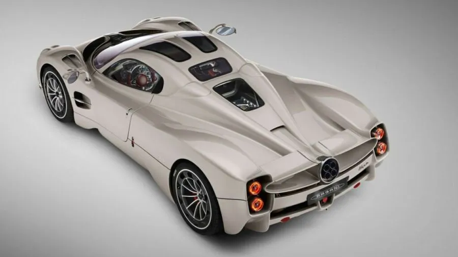 un-millonario-pintara-su-pagani-utopia-con-polvo-lunar-1800463