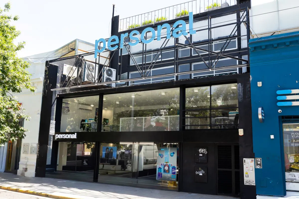 FOTOS TIENDA PERSONAL EXTERIOR