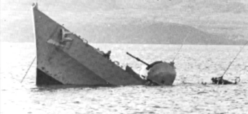 Hundimiento del HMS Antelope 1