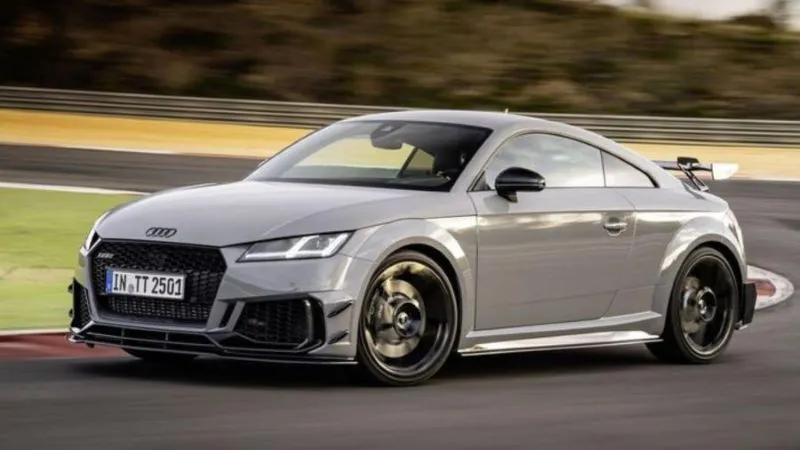 audi-celebra-50-anos-de-su-motor-de-cinco-cilindros 2