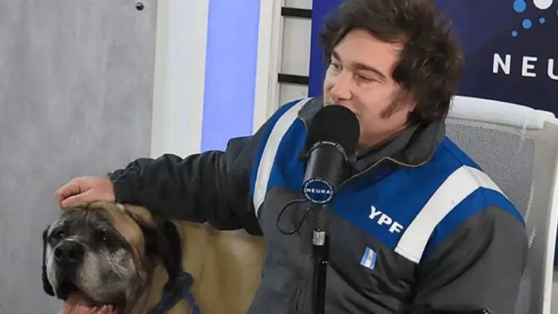 milei-con-mameluco-ypf