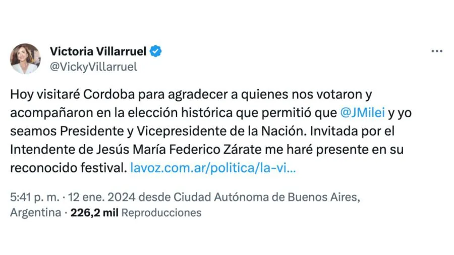 victoria-villarruel-entro-al-festival-de-jesus-maria-y-peteco-carbajal-le-pidio-al-publico-no-se-paren-que-no-ha-llegado-nadie-1736992