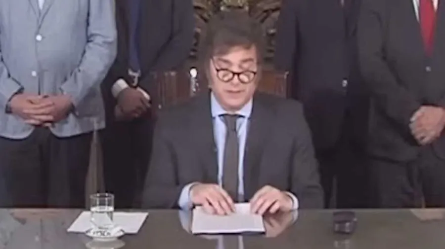 javier-milei-cadena-nacional-20231220-1723755