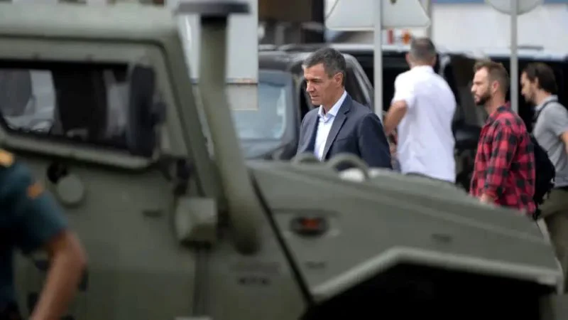 pedro-sanchez-junto-a-la-valla-fronteriza-de-tarajal-en-ceuta