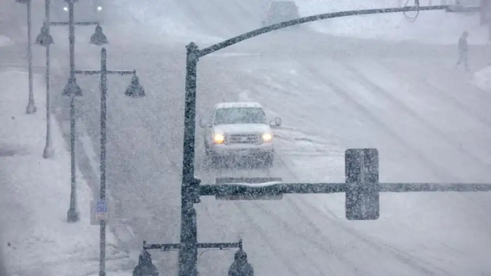 dramaticas-tormentas-de-nieve-azotan-a-estados-unidos-1741199