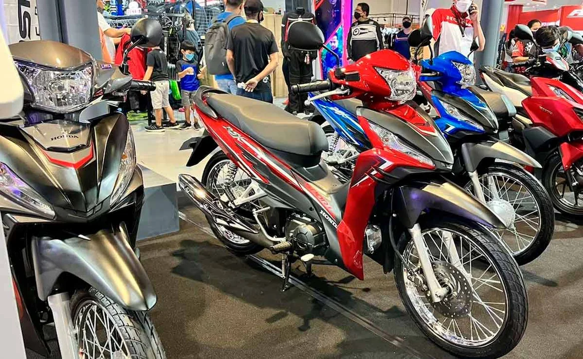 Motos