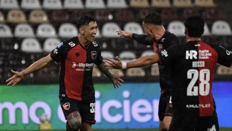 el-festejo-de-solari-tras-adelantar-a-newells