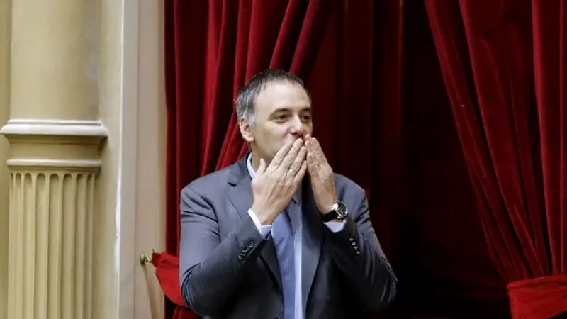 manuel-adorni