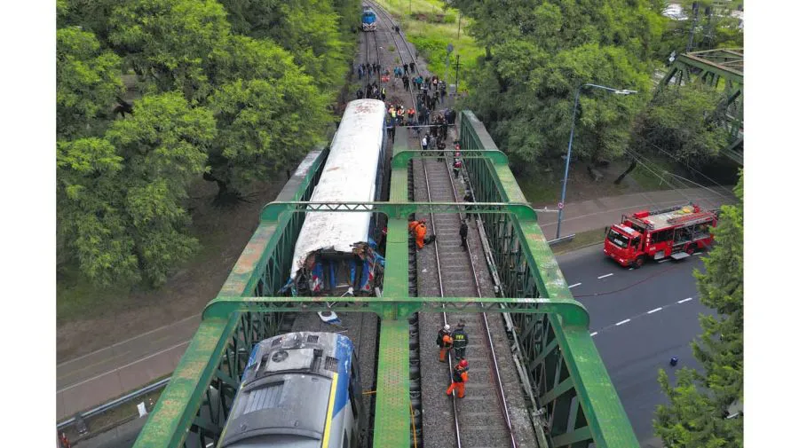 choque-y-descarrilamiento-del-tren-san-martin-en-palermo-20240511-1800116