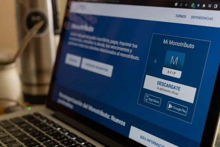 7ee8b1c142f94a214c661c2176da691b_M