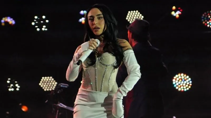 nicki_nicole_monumento