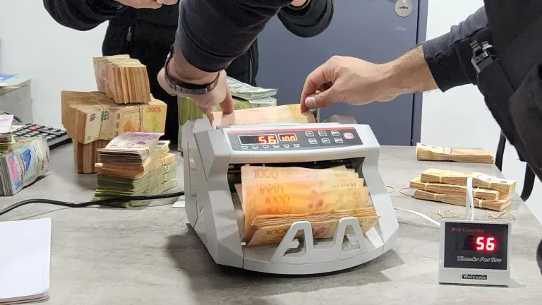 6f9fc64c7fc03eec9a166fcfddc3e40c_M