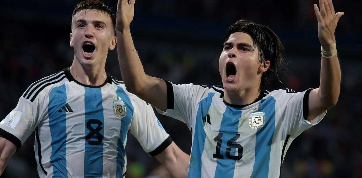 4esOZLlr__1256x620__1