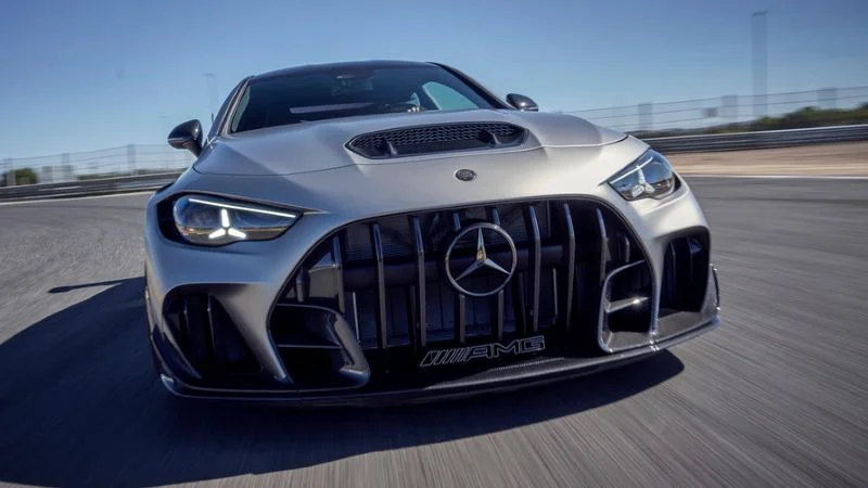 4-Mercedes-AMG-CLE-646- 2