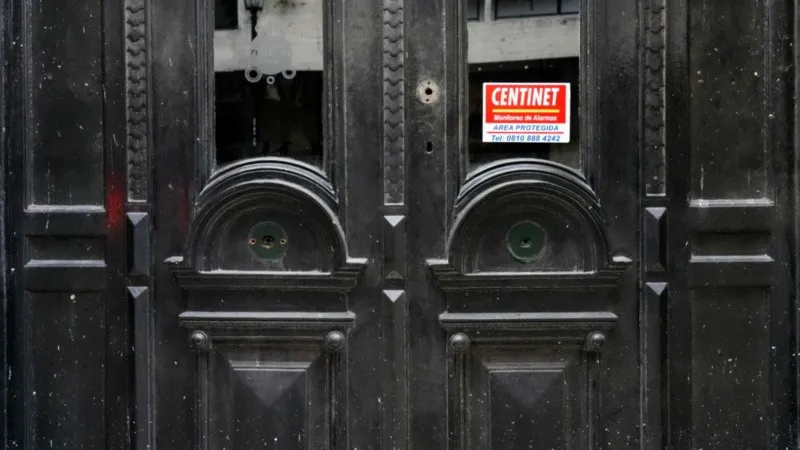 robo_de_herrajes_en_el_circulo_1.jpg_1756841869