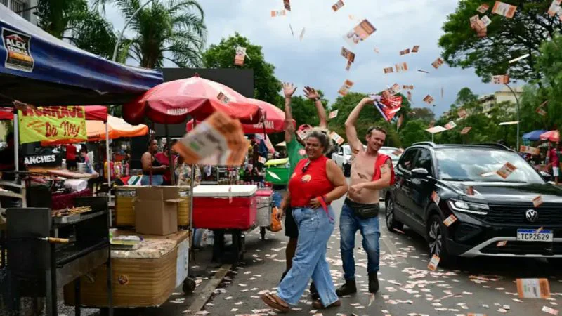 brasil-espera-los-resultados-electoral-con-su-alegria-habitual
