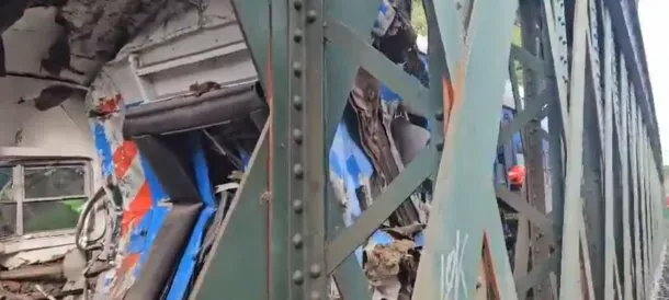 xdescarrilo-tren-san-martin-palermojpg.webp.pagespeed.ic.DNniWk_WL4