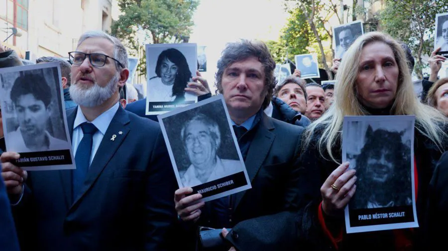 el-presidente-javier-milei-en-el-acto-del-30-aniversario-del-atentado-en-la-sede-de-amia-1837970