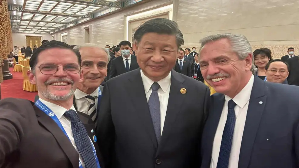 alberto-fernandez-y-su-par-de-china-xi-jinping-20231017-1677179