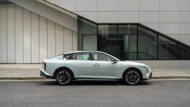 kia-k4-gt-line 2