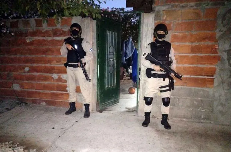 Allanamiento-policia-2-768x506