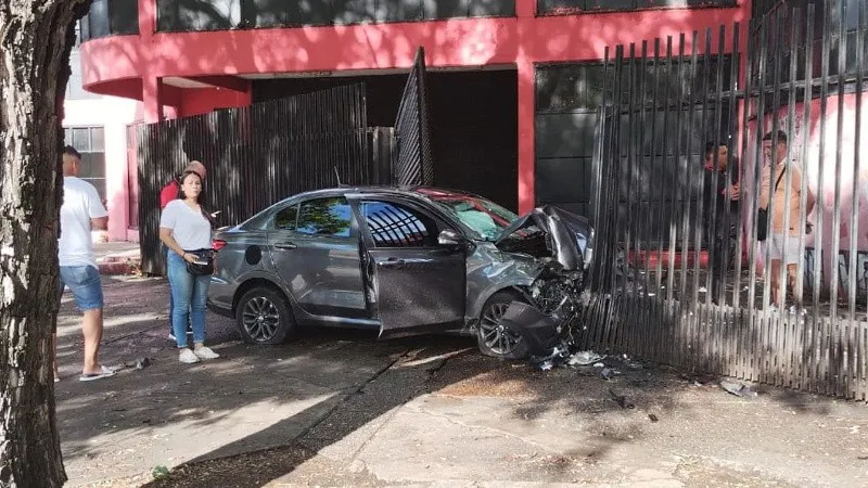 auto incrustado
