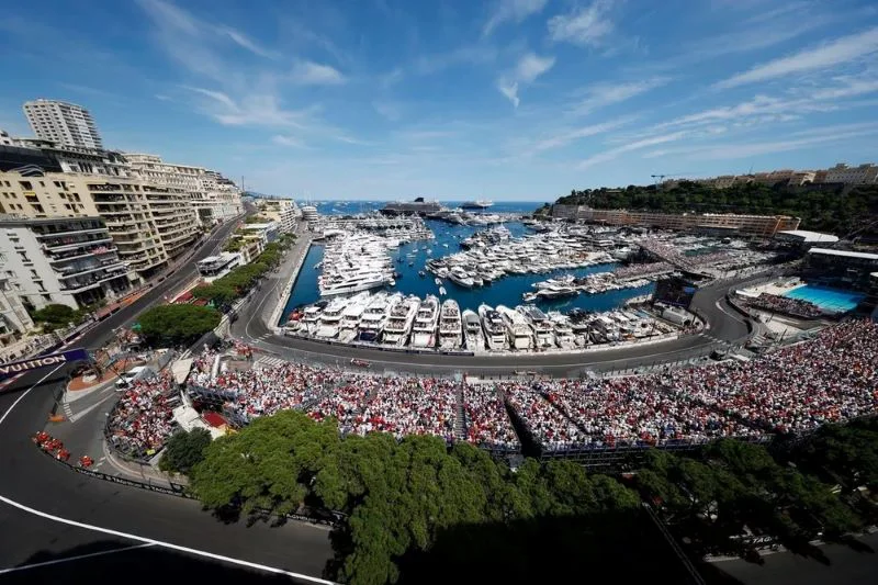 charles-leclerc-ferrari-lando--2