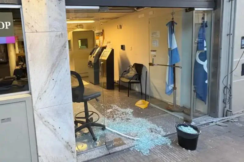 destrozos_banco_credicop