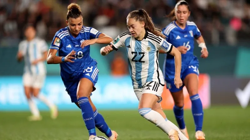 selecc_fem.jpg_1756841869