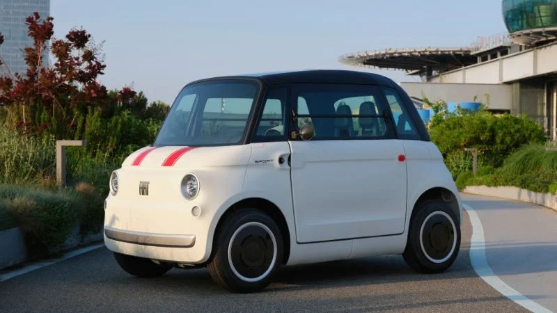 fiat-presenta-el-nuevo-topolino-sport-special-edition-un-homenaje-al-nuova-500-sport 3